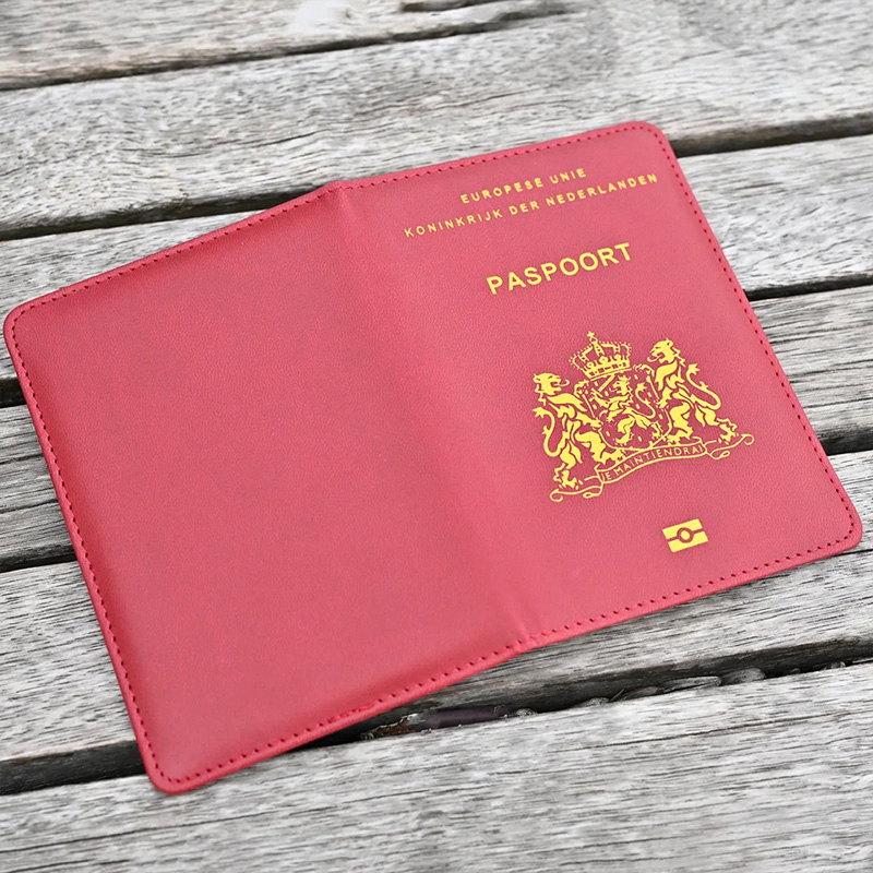 Travel Essentials Nederland Pa - Travel Accessories Passport Holder avis et prix